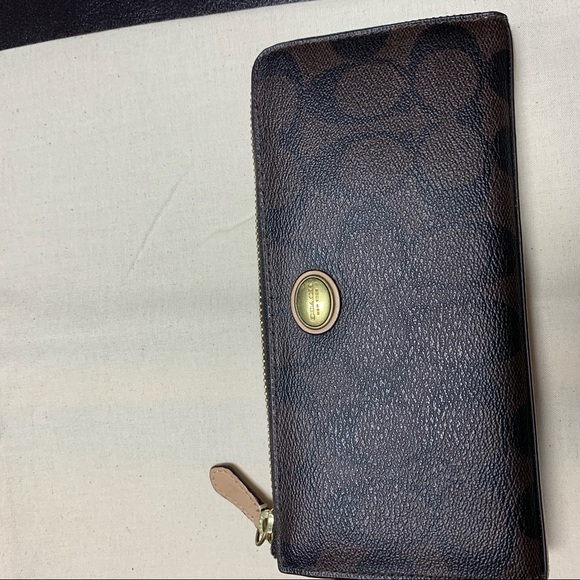 Handbags - Coach wallet